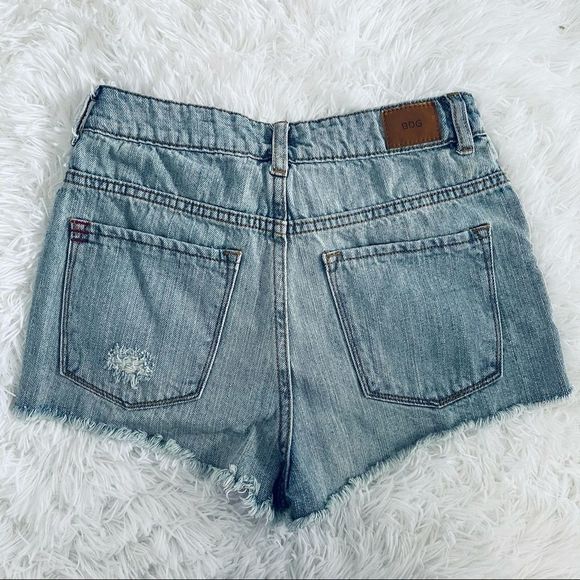 EUC BDG High Rise Dree Cheeky Jean Shorts 27 4 - Picture 6 of 15